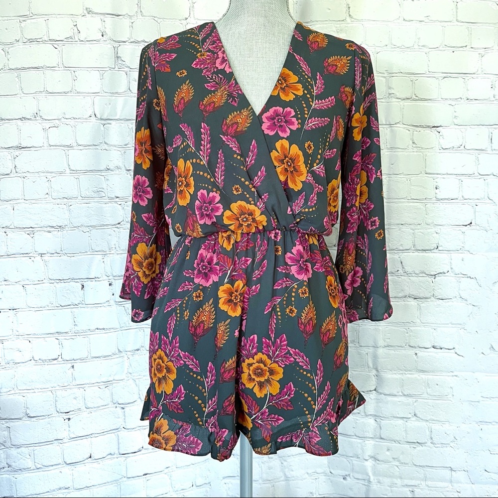 EVERLY Boho Floral Ruffle Hem Bell Sleeve Romper